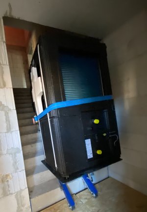 Transport Wärmepumpe mit Treppensteiger