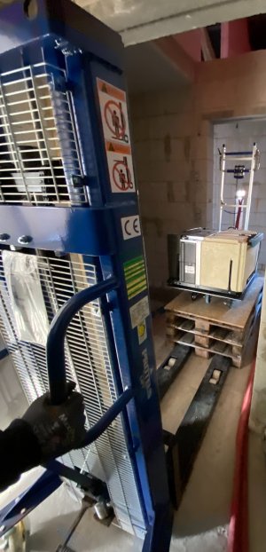 Hochhubwagen im Einsatz